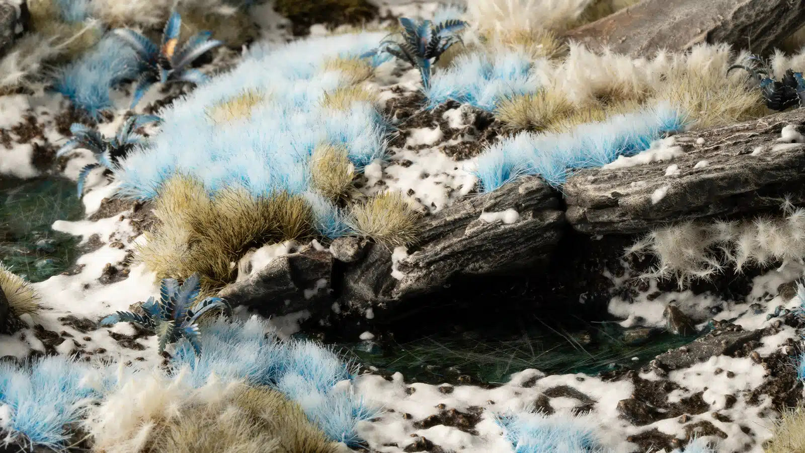 Gamers Grass Alien Frost 6mm Tufts Wild