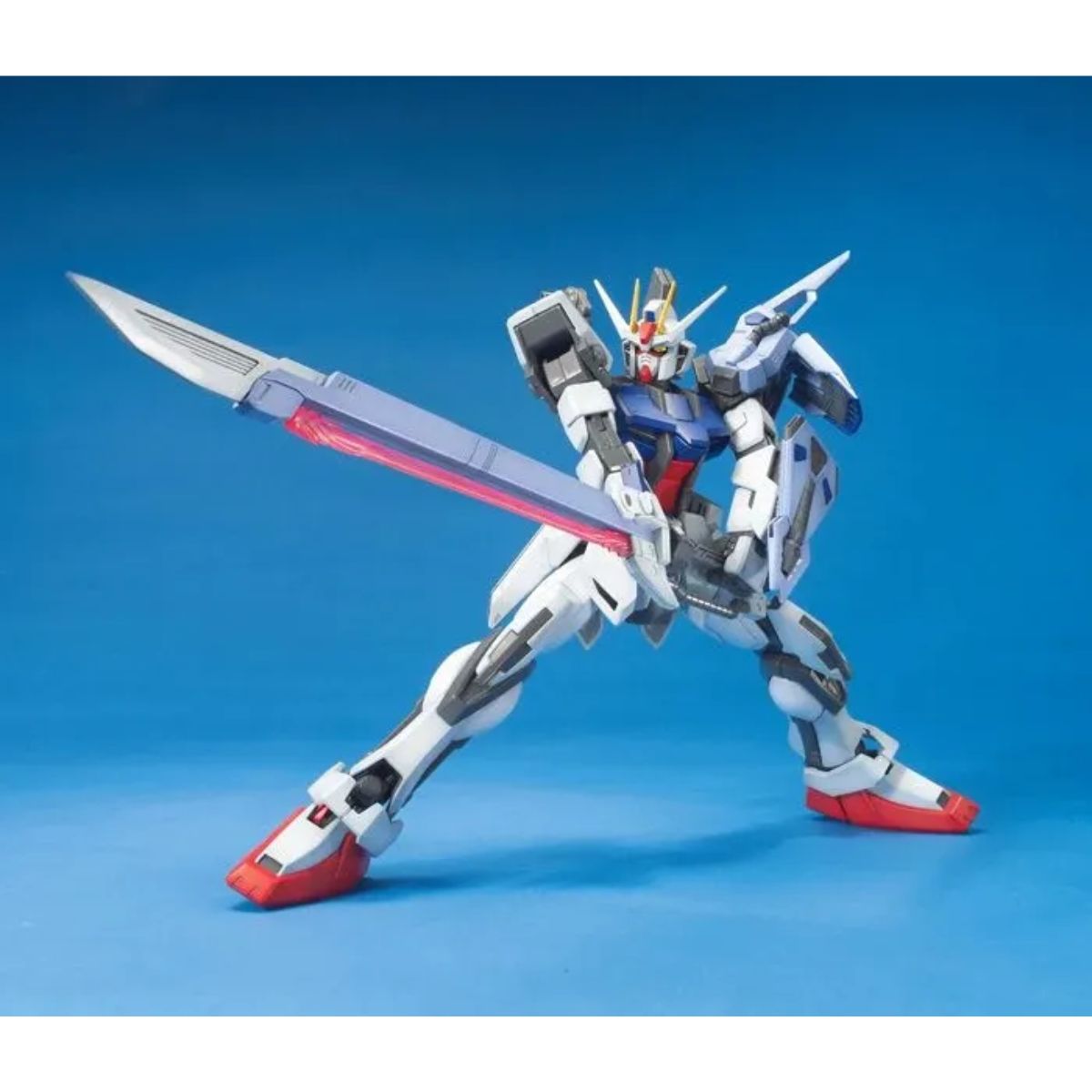 Bandai MG Gundam Launcher/Sword Strike Mobile Suit Gundam SEED (1/100)