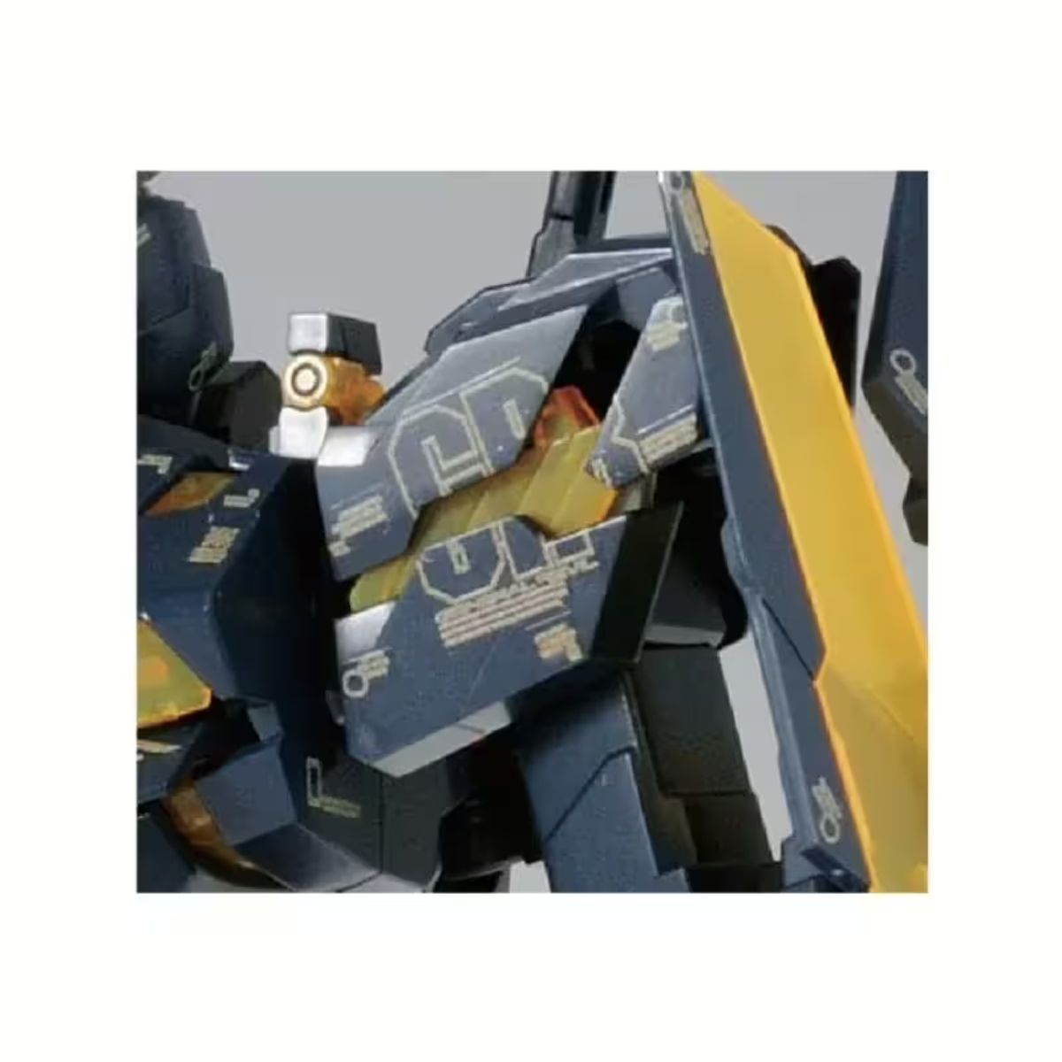 Bandai MG Unicorn Banshee Mobile Suit Gundam Unicorn (1/100)