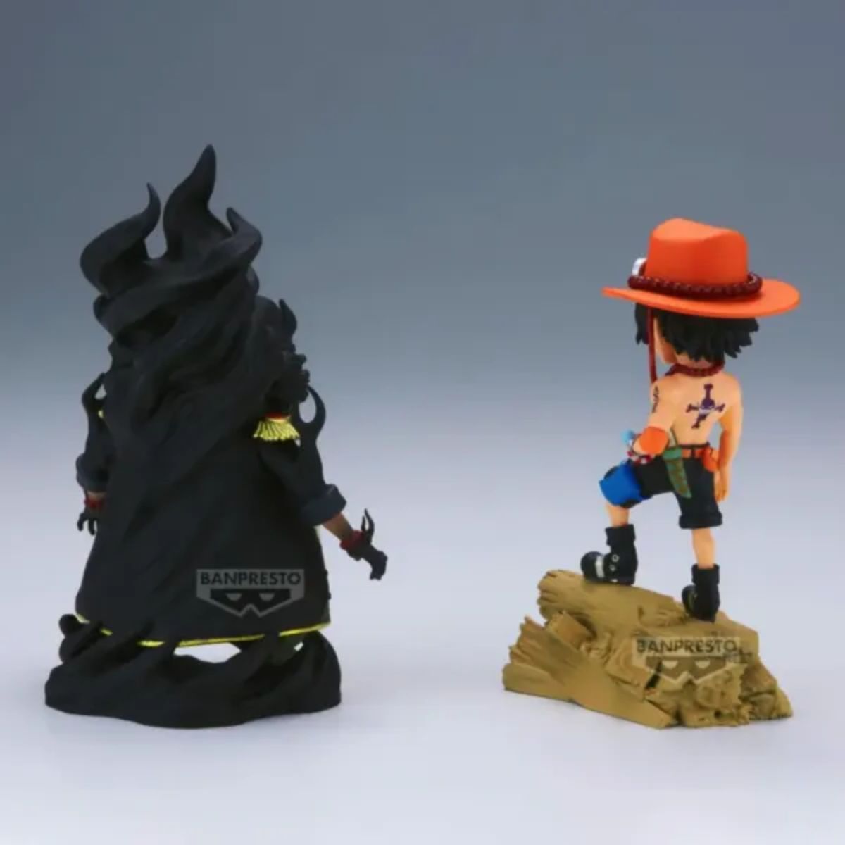 One Piece Portcas D. Ace vs. Marshall D. Teach World Collectible Figures (8cm)
